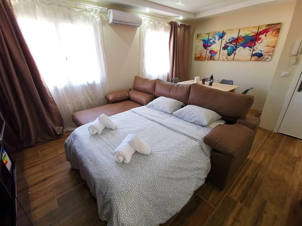 Genuar Apartments Malaga Center. Free Parking Eksteriør billede